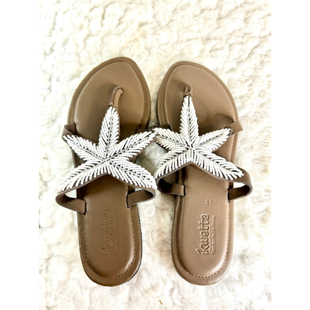 Ikwetta Kaly Kenyan Sandals Made with Leather & white beadwork Women Size 41/10